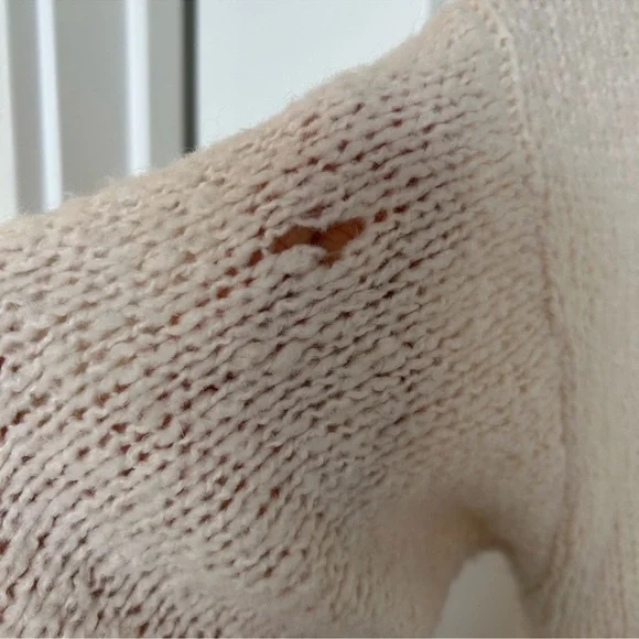 Oversized Cream Knit Sweater - Picture 4 of 4